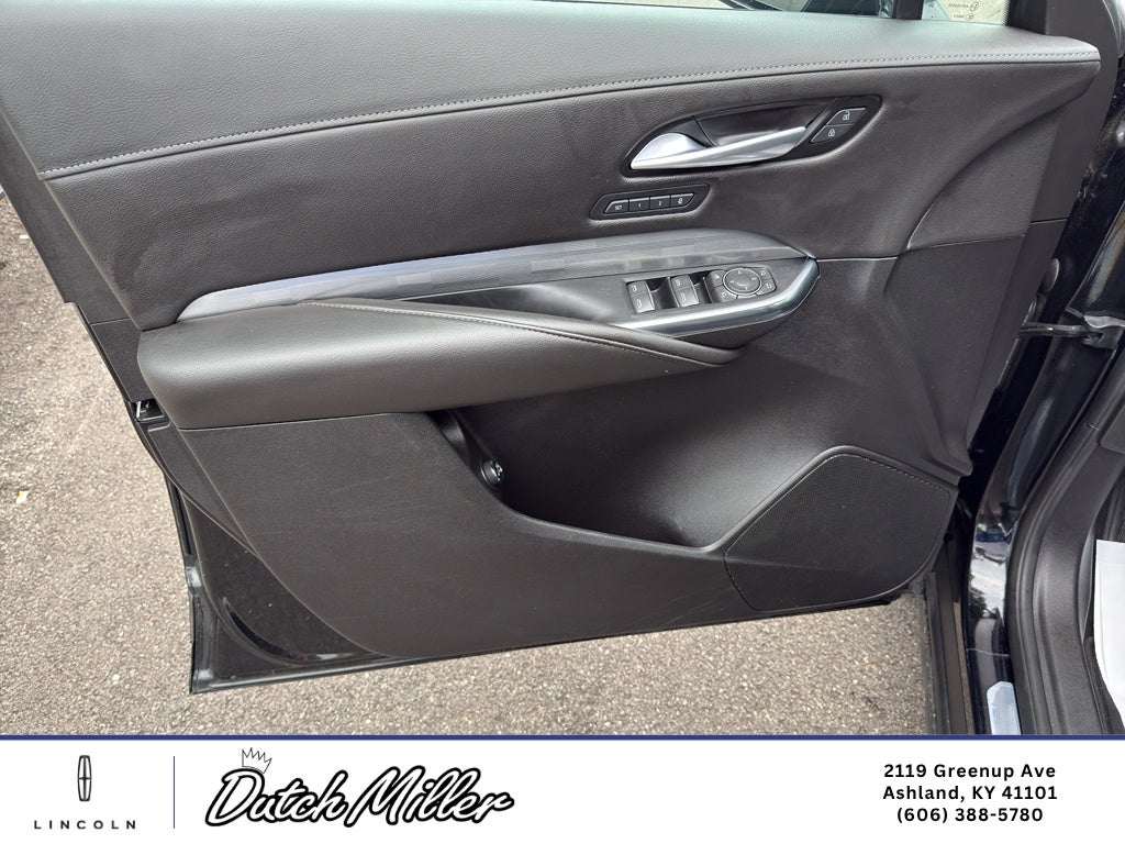 2025 Cadillac XT4 AWD Premium Luxury