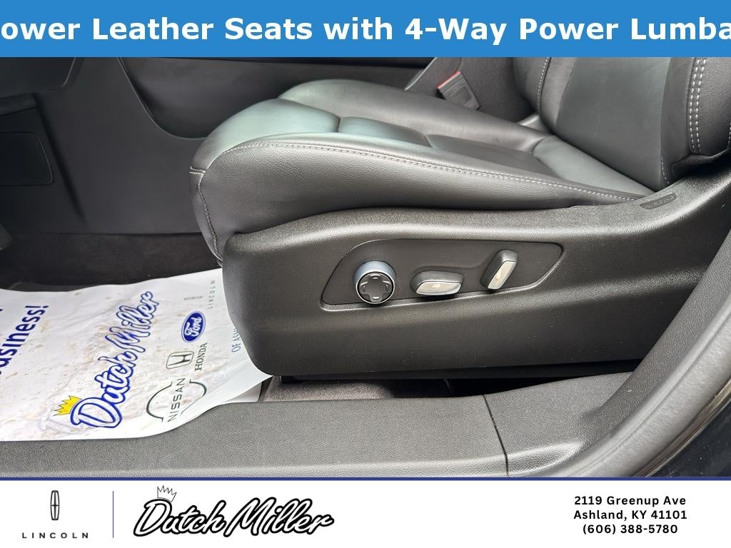 2025 Cadillac XT4 AWD Premium Luxury