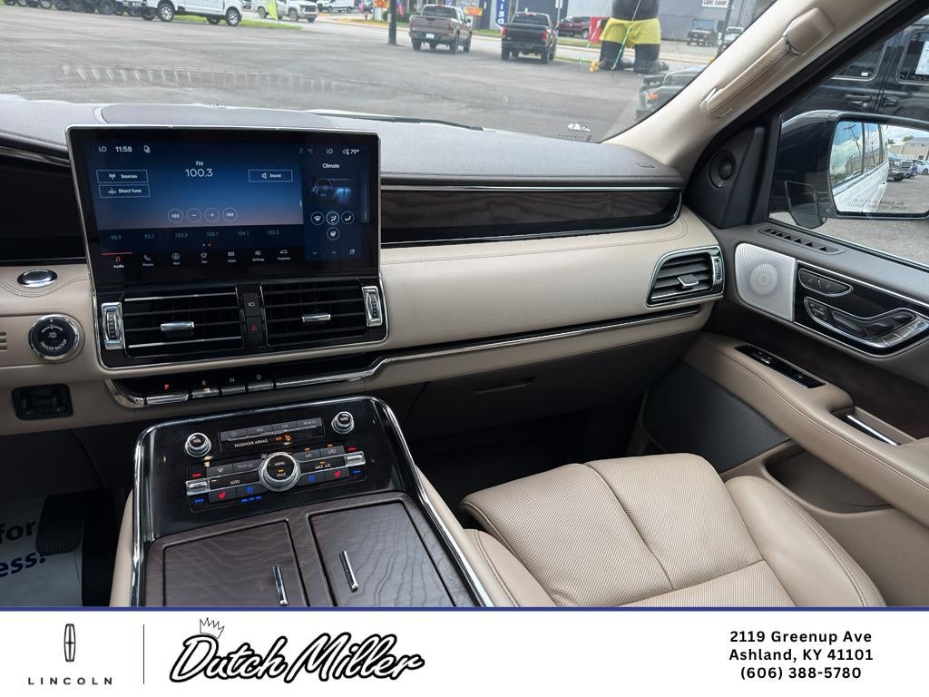 2022 Lincoln Navigator L Reserve
