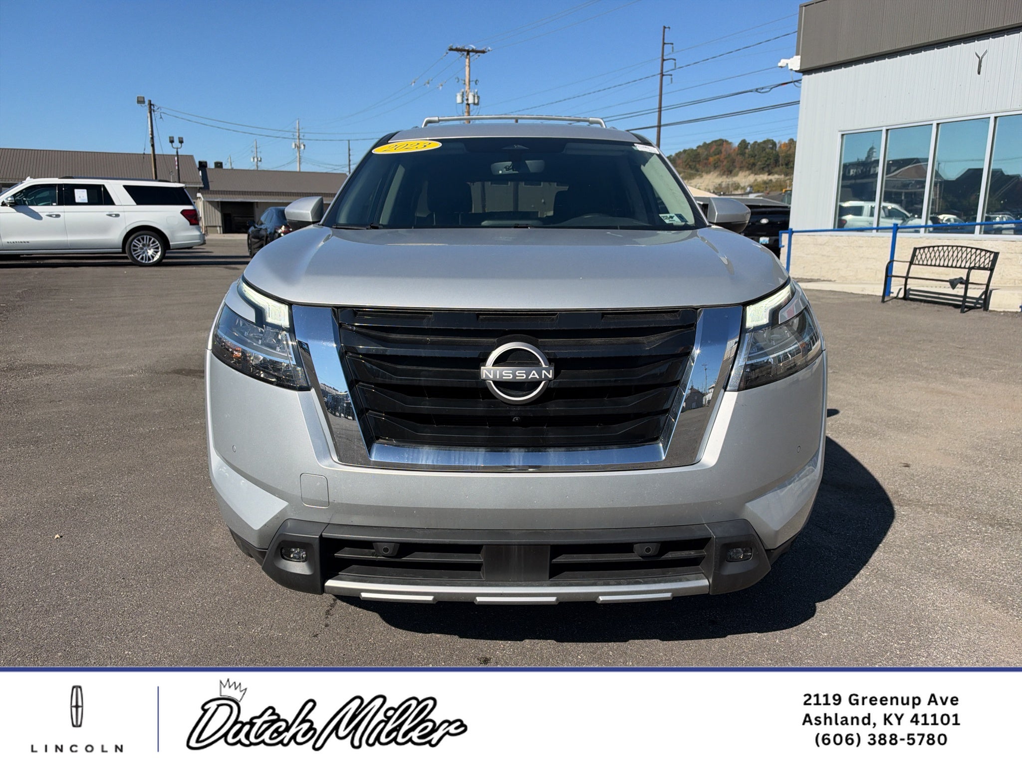 2023 Nissan Pathfinder SL