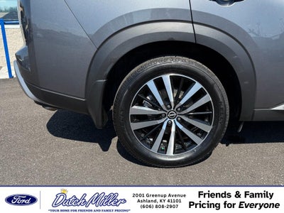 2023 Nissan Pathfinder Platinum