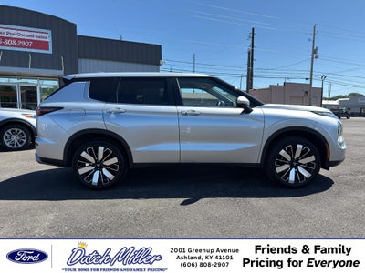 2025 Mitsubishi Outlander SE