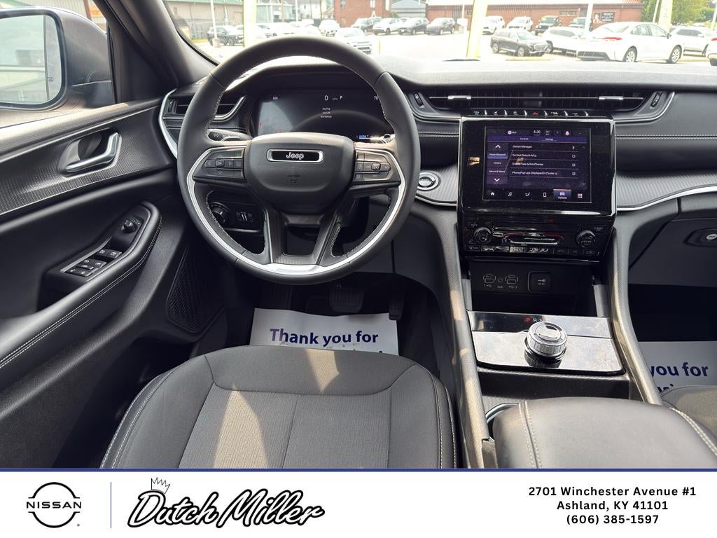 2025 Jeep Grand Cherokee Laredo
