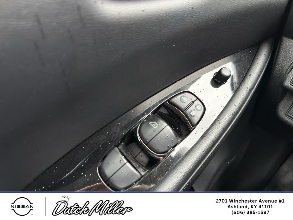 2015 Nissan LEAF SL