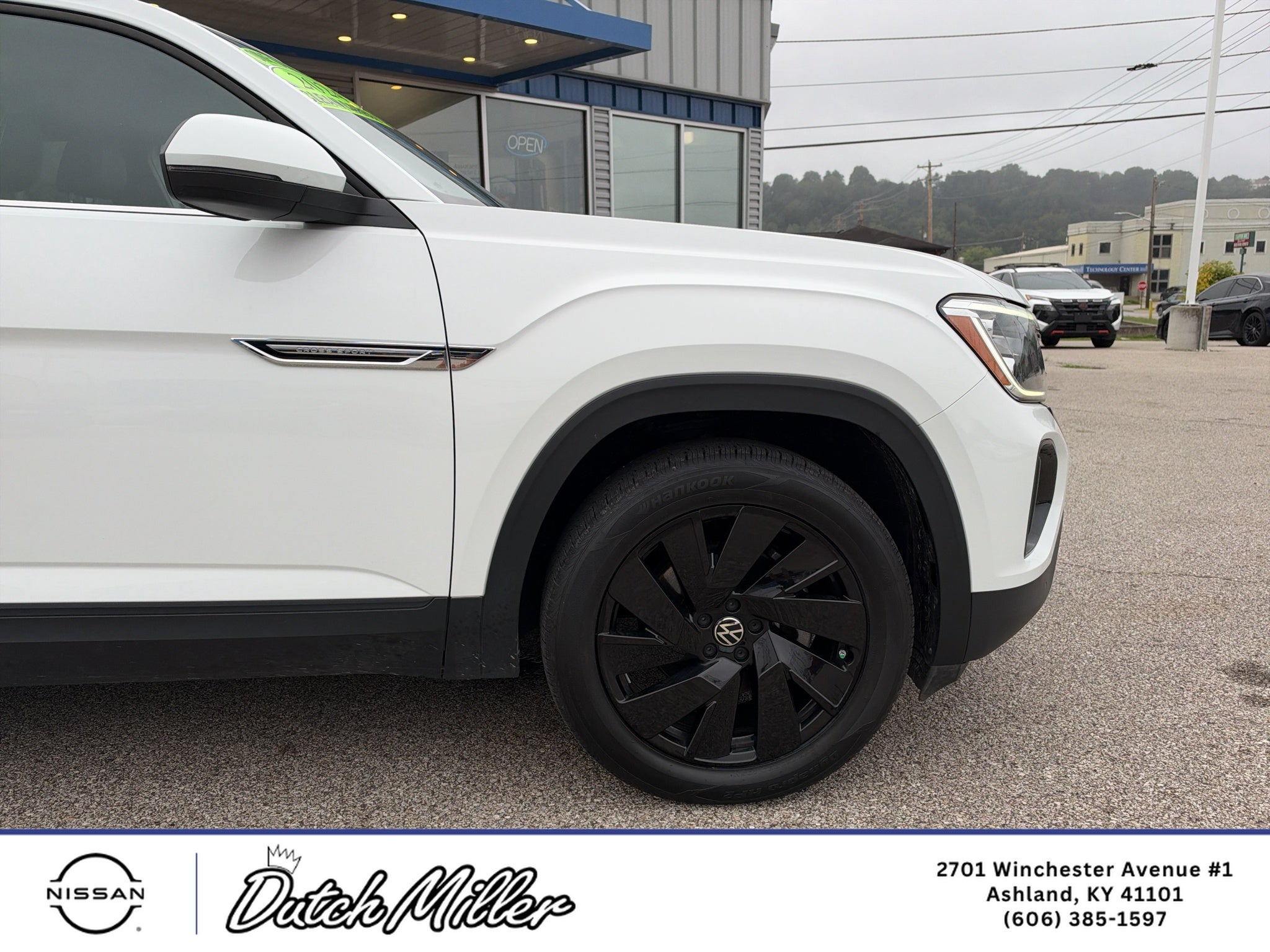 2024 Volkswagen Atlas Cross Sport 2.0T SE w/Technology