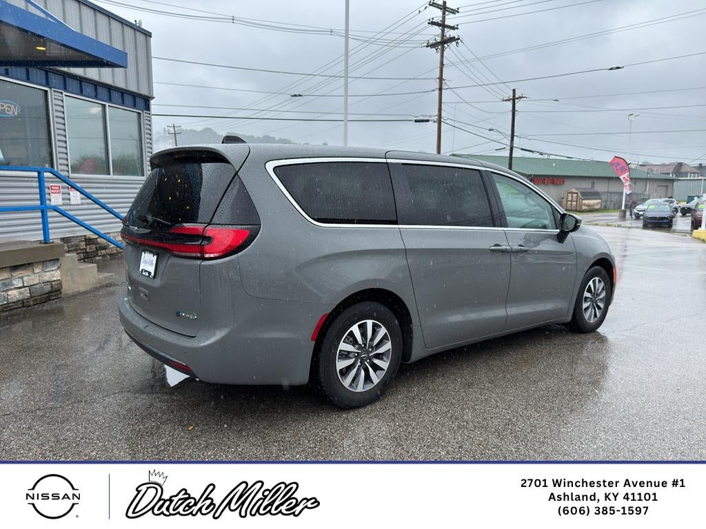 2023 Chrysler Pacifica Hybrid Touring L