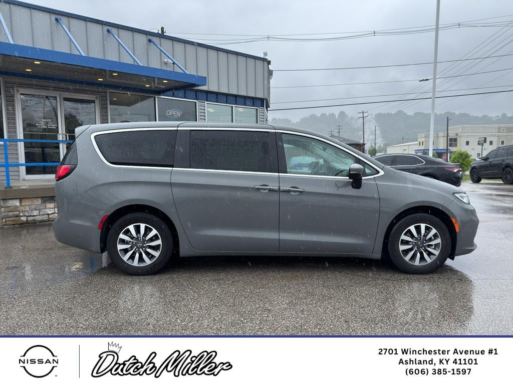 2023 Chrysler Pacifica Hybrid Touring L
