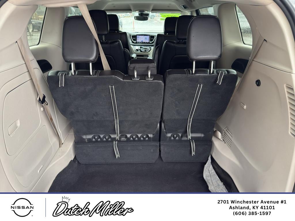 2023 Chrysler Pacifica Hybrid Touring L