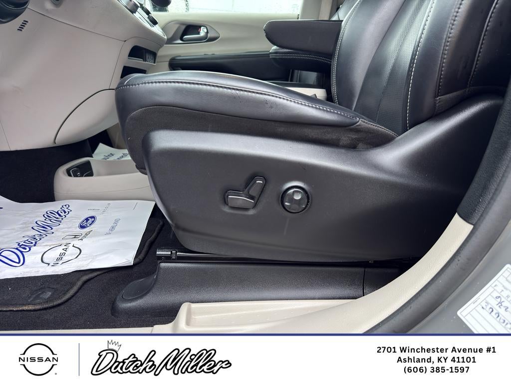 2023 Chrysler Pacifica Hybrid Touring L