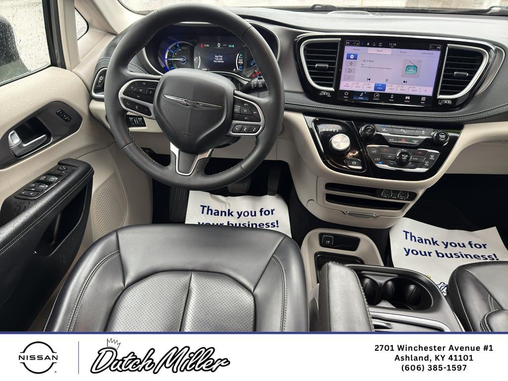 2023 Chrysler Pacifica Hybrid Touring L