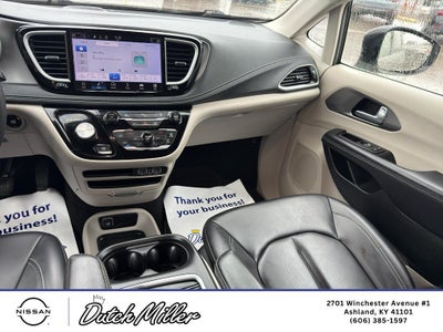 2023 Chrysler Pacifica Hybrid Touring L