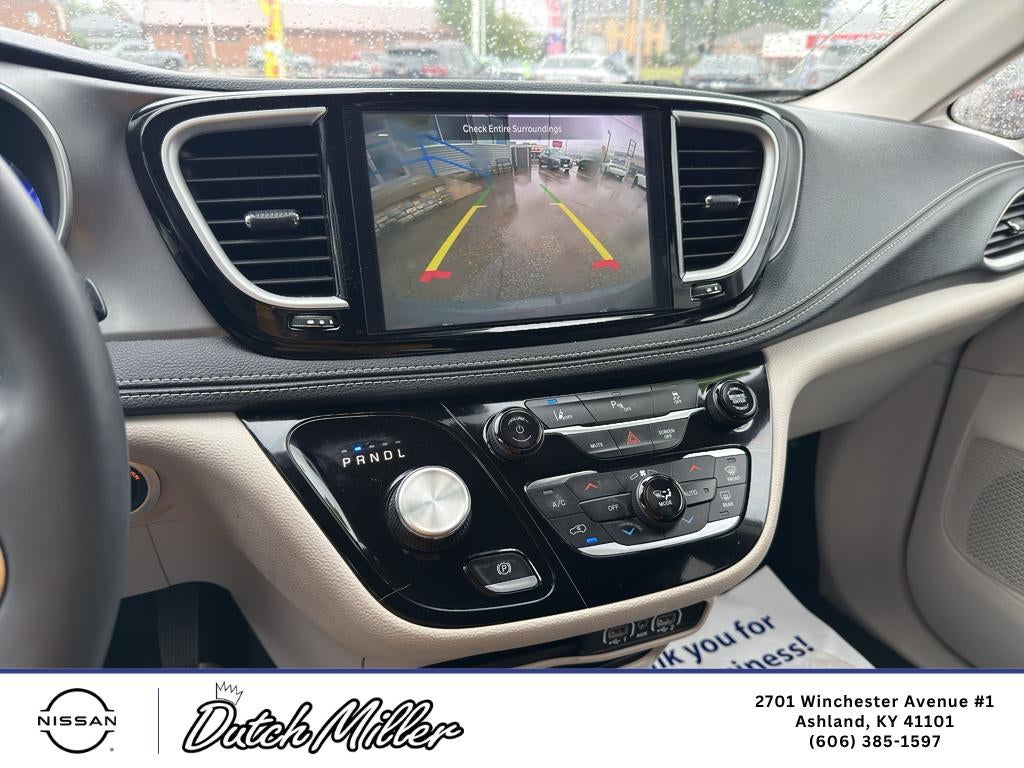 2023 Chrysler Pacifica Hybrid Touring L