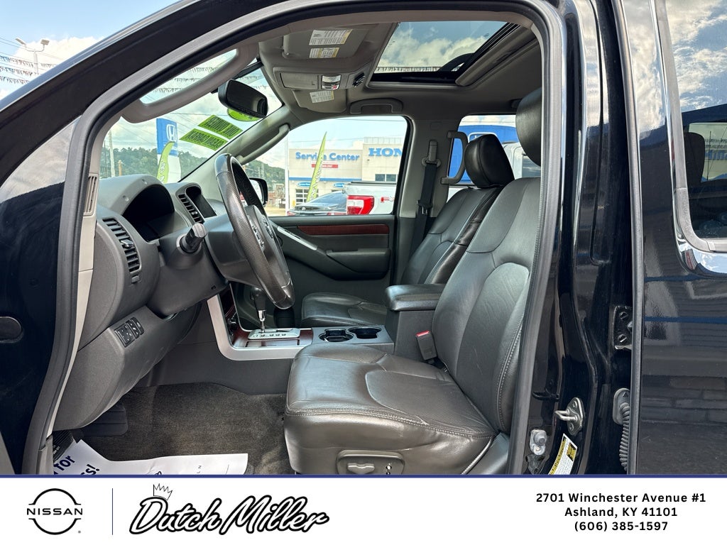 2012 Nissan Pathfinder LE