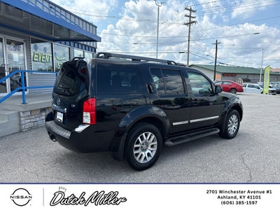 2012 Nissan Pathfinder LE