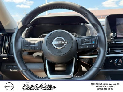 2025 Nissan Pathfinder SV