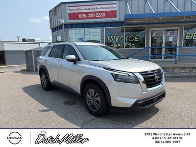 2025 Nissan Pathfinder SV