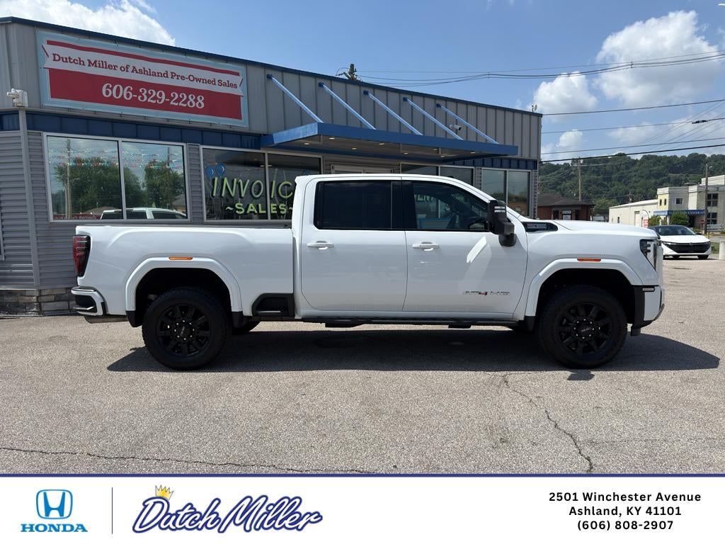2025 GMC Sierra AT4