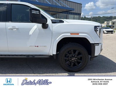 2025 GMC Sierra AT4