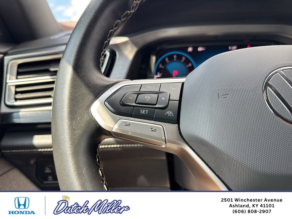 2025 Volkswagen Atlas Cross Sport 2.0T SE w/Technology