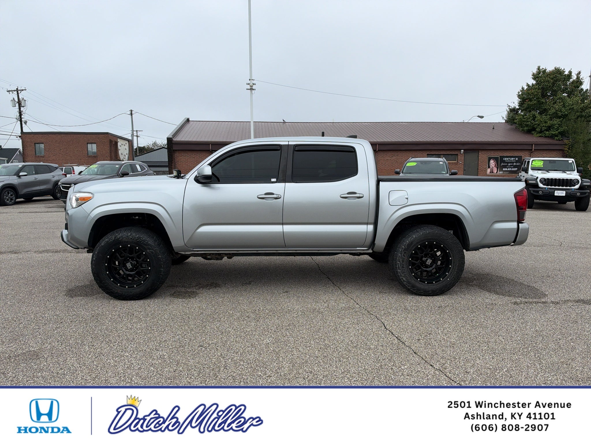 2022 Toyota Tacoma SR