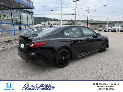 2025 Toyota Camry Hybrid SE